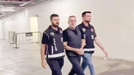 Haluk Levent’in eşi de sevgilisi de şüpheli... İsviçre’de evlendiği Nurdan Eriş: Kendimi salak gibi hissediyorum Haluk Levent’in eşi de sevgilisi de şüpheli... İsviçre’de evlendiği Nurdan Eriş: Kendimi salak gibi hissediyorum