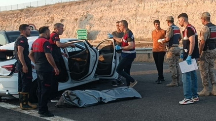 Şanlıurfa’da ticari araç ile otomobil çarpıştı: 3 ölü, 8 yaralı