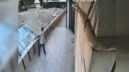 İstanbulda kameralara yansıyan hırsızlıklar pes dedirtti: Korkuluk ve nalbur malzemesi çaldılar