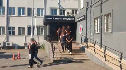 İnternetten araç satanlara noter tuzağı 4,2 milyon liralık dolandırıcılık operasyonunda 10 tutuklama İnternetten araç satanlara noter tuzağı 4,2 milyon liralık dolandırıcılık operasyonunda 10 tutuklama