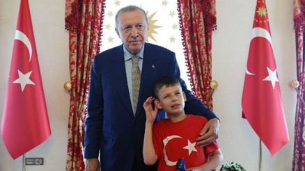 Cumhurbaşkanı Erdoğan, Cake Not Hate kampanyasıyla tanınan Harrisi kabul etti