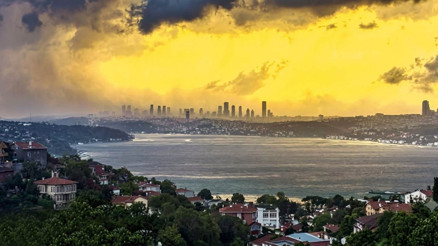 İstanbul’u fırtına vurdu