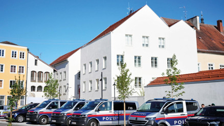 Hitler’in evi karakol oldu