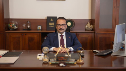 AYNI KAFALAR “KÜLAH ÇALINDI” DEMİŞTİ