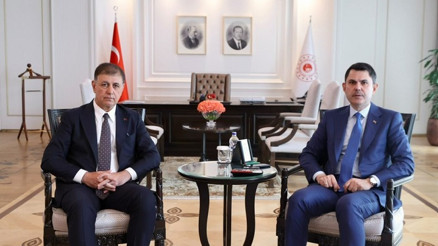 Bakan Kurum, Başkan Tugay ile görüştü