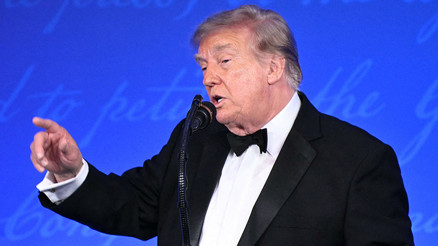 Trump, başkanlık seçimlerinde bir kez daha aday olacağını açıkladı