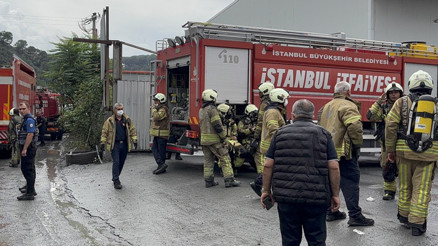 Kimyasal madde alarmı Eyüpsultanda fabrikadaki işçiler tahliye edildi