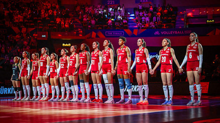 Filenin Sultanları, ev sahibi Çini set vermeden devirip finale yükseldi (VNL Milletler Ligi)