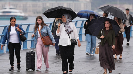 Meteoroloji’den pazar günü için sağanak yağış uyarısı: Sıcaklıklar mevsim normallerinin altında kalacak