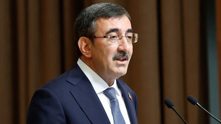 Cumhurbaşkanı Yardımcısı Cevdet Yılmaz, FIVB Milletler Ligi şampiyonu A Milli Kadın Voleybol Takımını kutladı
