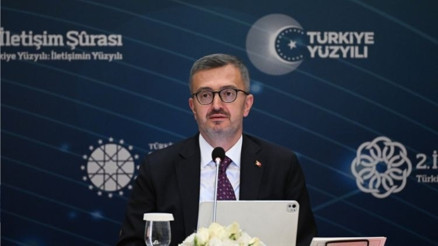 Cumhurbaşkanlığı İletişim Başkanı Duran, iletişim fakültelerinin dekan ve öğretim üyeleriyle bir araya geldi