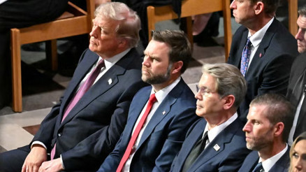 Biden ile dalga geçiyordu: Trump sosyal medyada alay konusu oldu