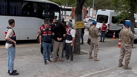 Gülistan Doku soruşturmasında adliyeye sevk edilen 8 şüpheliden 6sı için tutuklama istendi
