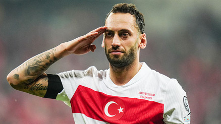 Fenerbahçeden Hakan Çalhanoğlu bombası Listeye girdi