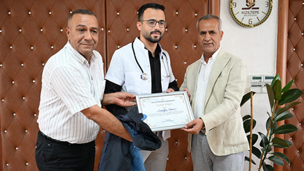 Mardinde hem zabıtalık yapıp hem tıp okudu: Şemdinliye doktor olarak atandı