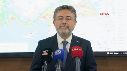 Bakan Yumaklı orman yangınlarıyla mücadeledeki son durumu açıkladı