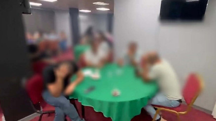 Düğün salonu görünümlü kumarhaneye polis baskını Düğün salonu görünümlü kumarhaneye polis baskını
