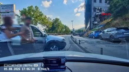 Eyüpsultanda trafikte tartıştığı sürücünün önünü kesti