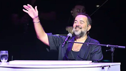 Harbiyede Ata Demirer rüzgarı