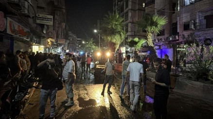 Son dakika : Suriye’nin başkenti Şam’da şiddetli patlama... Yolcu otobüsüne tuzaklanan bomba patladı Çok sayıda ölü ve yaralı var Son dakika : Suriye’nin başkenti Şam’da şiddetli patlama... Yolcu otobüsüne tuzaklanan bomba patladı Çok sayıda ölü ve yaralı var