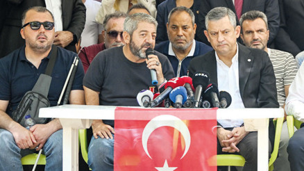 Özel’den teklife hem eleştiri hem destek