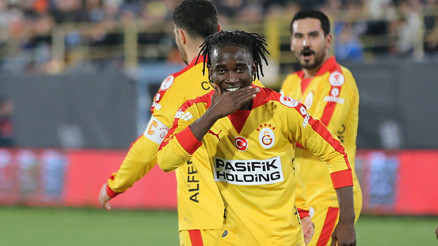 Galatasaraydan Renato Nhaga Kararı
