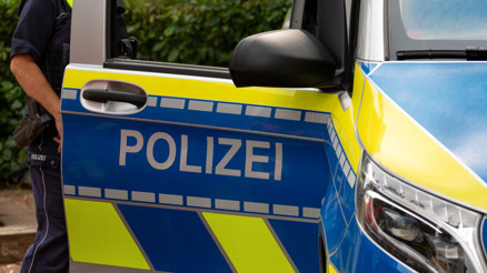 Polis aracı kaza yaptı