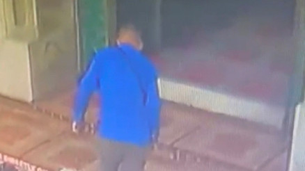 Camide 450 bin liralık hırsızlık: O anlar kamerada Camide 450 bin liralık hırsızlık: O anlar kamerada