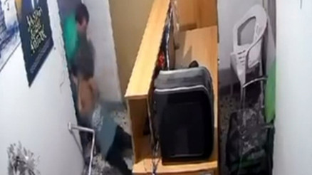 Adanada birlikte yaşadığı kadını darbeden şüpheli tutuklandı: Bana ve aileme hakaret etti