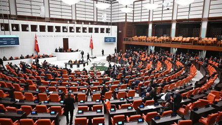 Son dakika haberi Mecliste tarihi oturum... Terörsüz Türkiye Yasası kabul edildi