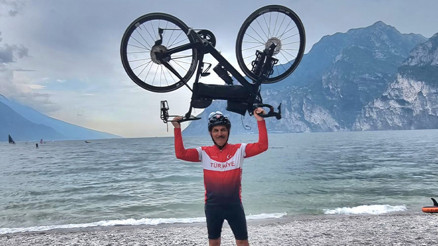 62 yaşında pedallıyor,14 yılda 65 bin kilometreyi devirdi