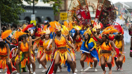 Londra sokakları renkleniyor: Notting Hill Karnavalı 60. yılını kutlamaya hazırlanıyor Londra sokakları renkleniyor: Notting Hill Karnavalı 60. yılını kutlamaya hazırlanıyor