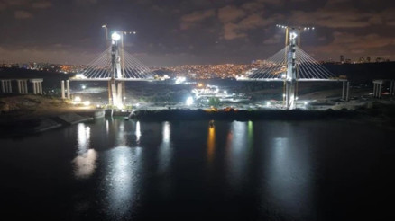 Kanal İstanbul’un ilk köprüsü geceyi aydınlatıyor