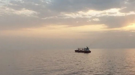 Husiler Babu’l Mendeb’de ticari gemiyi vurdu: 6 ölü
