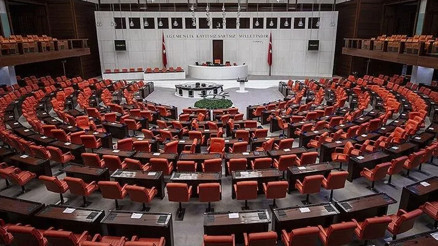 Özgür Özel, Veli Ağbaba ve Sera Kadıgile ait dokunulmazlık dosyaları TBMMye sevk edildi