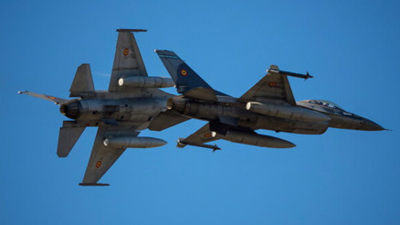 Ukrayna sınırında hareketlilik: Romanya F-16ları havalandırdı