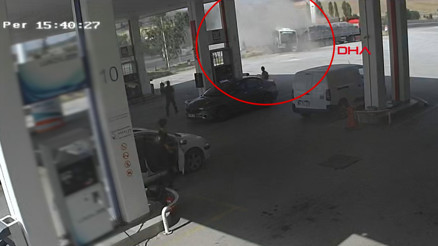 Ankarada 1 kişinin öldüğü 16 kişinin yaralandığı kaza kamerada
