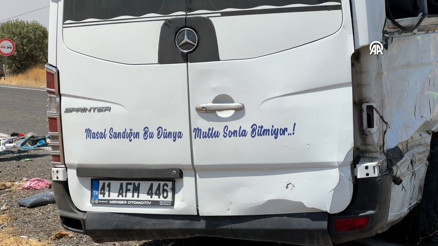 Diyarbakırda minibüs kazası: 5 ölü