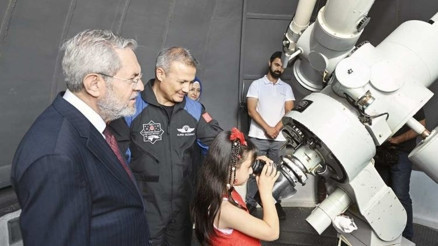 Zehra’nın gökyüzü hayalleri Zehra’nın gökyüzü hayalleri