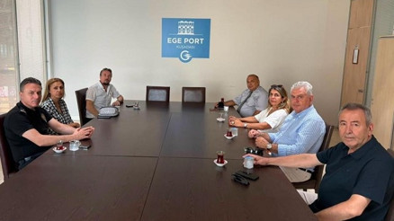 Kuşadası Limanı’nda “indi-bindi” krizi