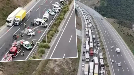 Kuzey Marmara Otoyolu Uskumruköyde kamyonla otomobil çarpıştı