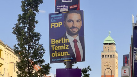 Türkçe afiş sorun oldu