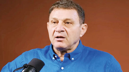 Emekli amiral tutuklandı