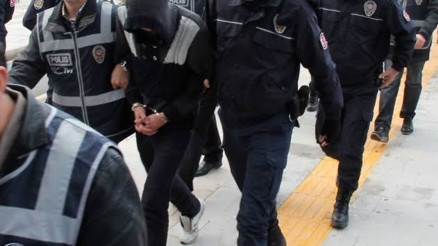Manisa merkezli 5 ilde ‘Kripto’ detaylı suç örgütü operasyonu: 38 gözaltı Manisa merkezli 5 ilde ‘Kripto’ detaylı suç örgütü operasyonu: 38 gözaltı
