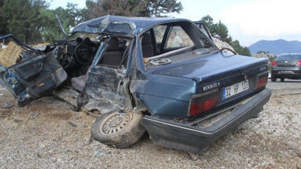 Konyada otomobil ile tır çarpıştı: 1 ölü, 3 yaralı