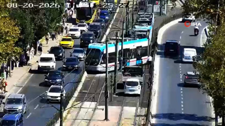Kabataş-Bağcılar seferini yapan tramvay Fındıklı istasyonunda raydan çıktı