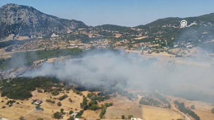 Antalyanın Kaş ilçesinde ormanlık alanda yangın