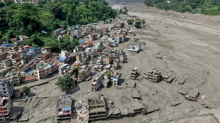 Nepal sele teslim: Yüzlerce kişi kayboldu