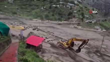 Nepal’deki sel felaketinde bilanço ağırlaşıyor