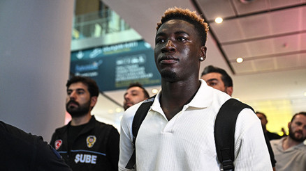 Fenerbahçenin yeni transferi Kojo Peprah Oppong İstanbulda